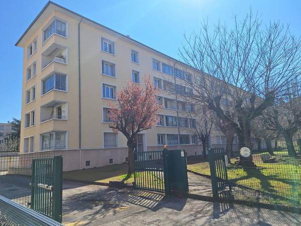 Colocation / Appartement 5 pièces de 67 m², Lyon, Rue des Roses / Photo 2