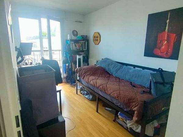 Colocation / Immeuble 4 pièces de 73 m², Châtillon, Avenue de Paris / Photo 2