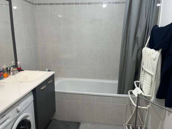 Colocation / Immeuble 4 pièces de 73 m², Châtillon, Avenue de Paris / Photo 9