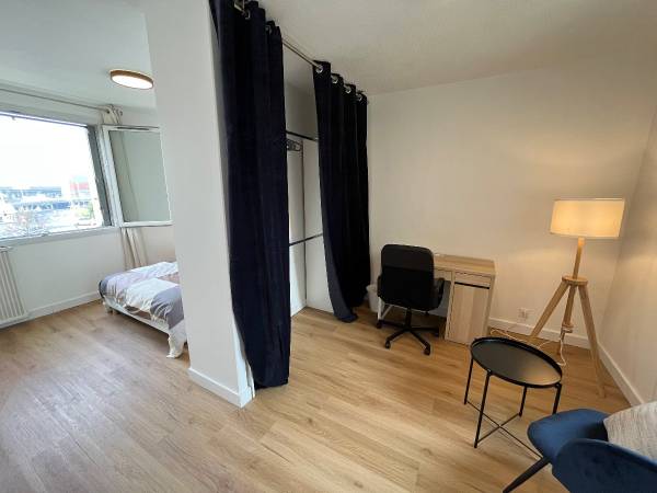 Colocation / Appartement 5 pièces de 99 m², Toulouse, Rue Joachim du Bellay / Photo 2