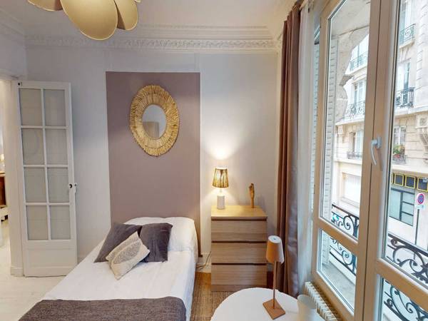 Colocation / Appartement 3 pièces de 60 m², Paris, Rue Euryale Dehaynin / Photo 2