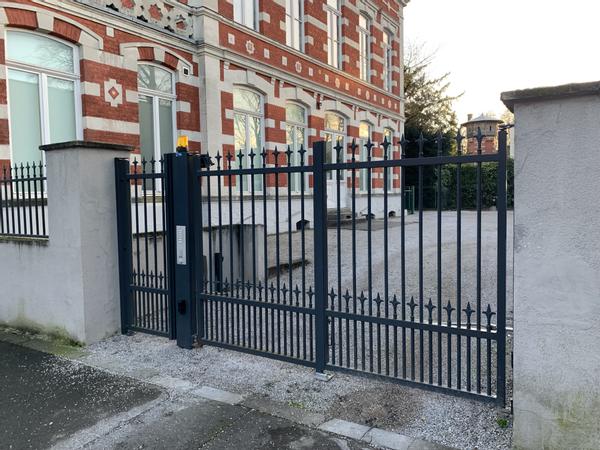 Colocation / Hôtel particulier 4 pièces de 65 m², Croix, Rue de la Duquenière / Photo 2