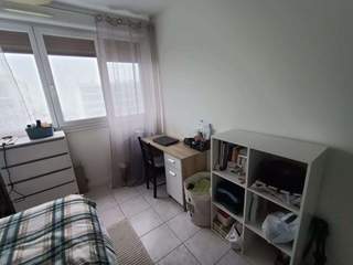 Room share / 5 rooms apartment · 84 m², Rillieux-la-Pape, Avenue de l'Europe