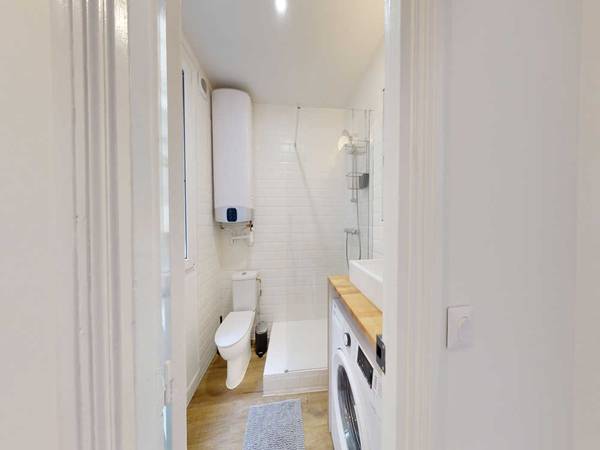 Colocation / Appartement 9 pièces de 160 m², Paris, Rue des Cloys / Photo 14