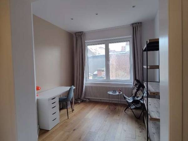 Colocation / Maison 10 pièces de 200 m², Schaerbeek, Rue François Bossaerts / Photo 2