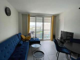 Room share / 5 rooms apartment · 69 m², Bron, Rue du Parc