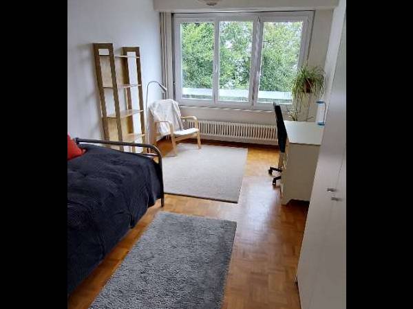 Chambre pour étudiant / Appartement 5 pièces de 140 m², Lausanne, Chemin du Salève / Photo 2