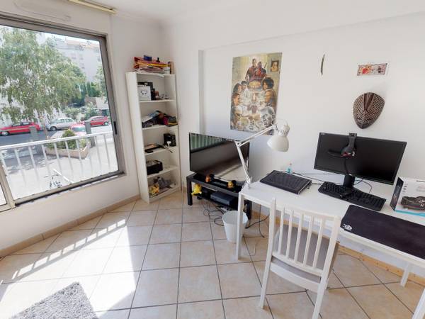 Colocation / Appartement 6 pièces de 105 m², Lyon, Rue des Trois Pierres / Photo 2