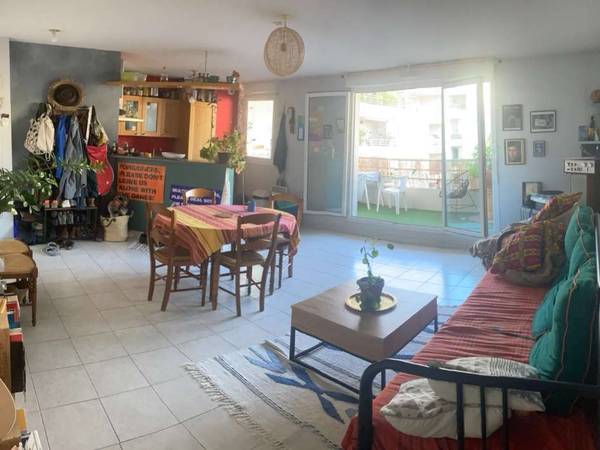 Colocation / Appartement 3 pièces de 65 m², Marseille, Rue d'Italie / Photo 2