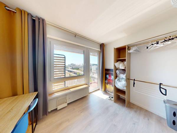 Colocation / Appartement 6 pièces de 105 m², Nancy, Avenue Foch / Photo 2