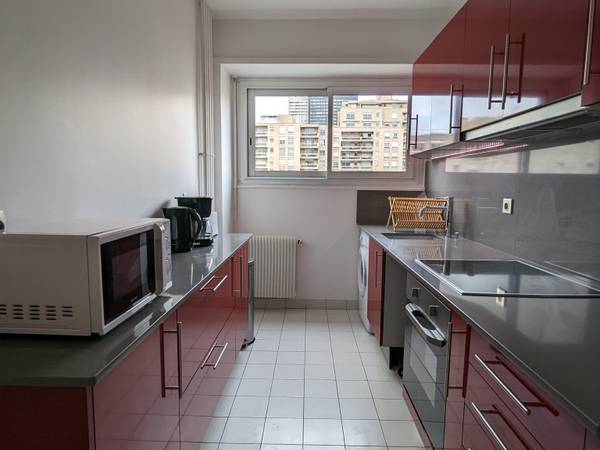 Colocation / Appartement 4 pièces de 97 m², Courbevoie, Rue de l'Abreuvoir / Photo 2