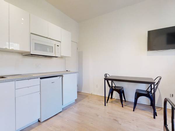 Colocation / Appartement 1 pièce de 16 m², Montréal / Photo 2