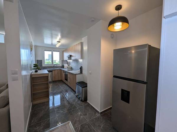 Colocation / Immeuble 5 pièces de 91 m², Cergy, Les Touleuses Brunes / Photo 2