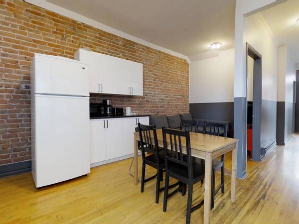 Colocation / Appartement 4 pièces de 110 m², Montréal / Photo 2