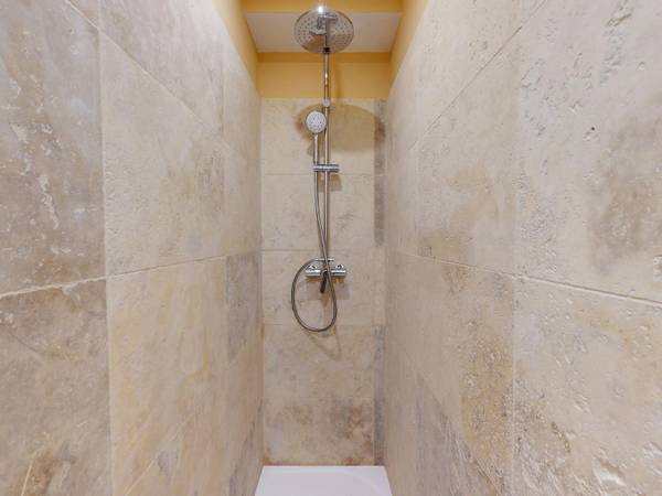 Location / Appartement 2 pièces de 26 m², Montpellier, Rue du Four Saint-Éloi / Photo 19
