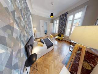 Casa partilhada / 5 rooms apartment · 140 m², Bordeaux, Rue Vital Carles