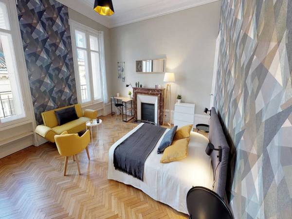 Colocation / Appartement 5 pièces de 140 m², Bordeaux, Rue Vital Carles / Photo 2