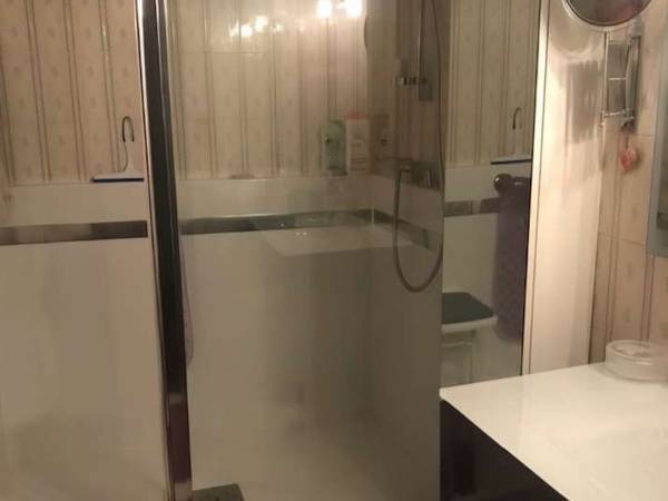 Colocation / Maison 6 pièces de 140 m², Pessac, Allée des Charmes / Photo 2