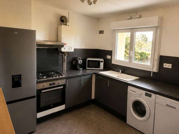 Colocation / Appartement 5 pièces de 65 m², Angoulême, Avenue du Maréchal de Lattre de Tassigny / Photo 3