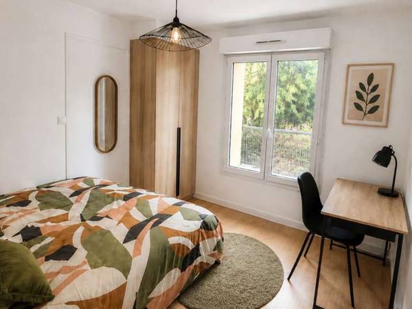 Colocation / Appartement 5 pièces de 65 m², Angoulême, Avenue du Maréchal de Lattre de Tassigny / Photo 2