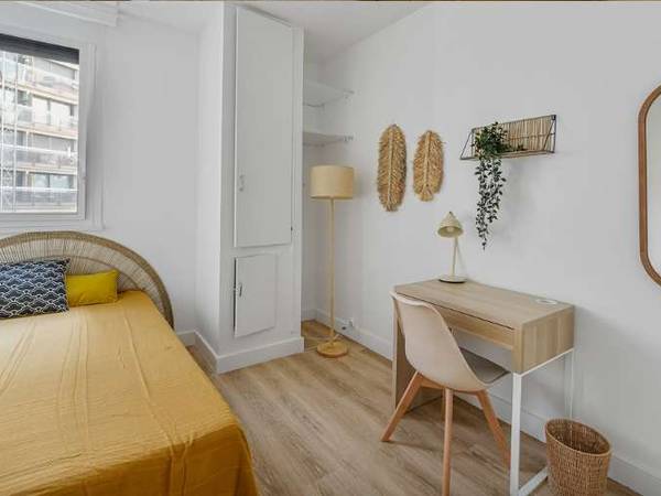 Colocation / Appartement 1 pièce de 9 m², Paris, Rue du Docteur Roux / Photo 2