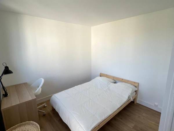 Colocation / Appartement 4 pièces de 64 m², Noisy-le-Grand, Allée du Val Fleuri / Photo 9