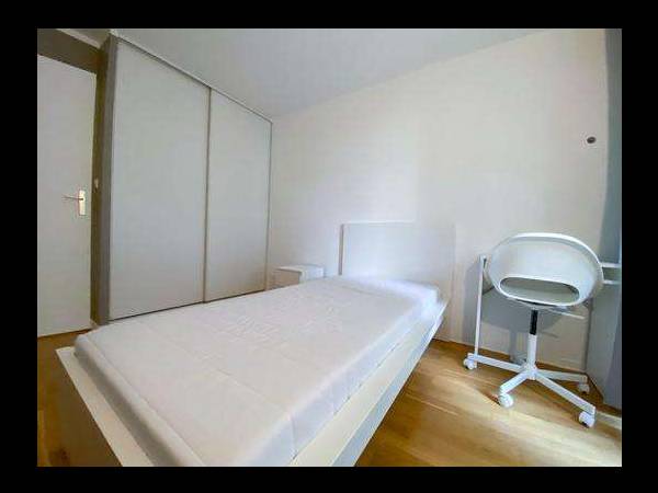 Colocation / Appartement 4 pièces de 77 m², Évry-Courcouronnes, Allée Boissy d'Anglas / Photo 2