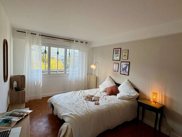 Colocation / Appartement 7 pièces de 128 m², Paris, Rue de Vaugirard / Photo 2