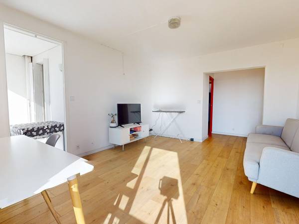 Colocation / Appartement 4 pièces de 70 m², Nîmes, Rue Claude Mellarède / Photo 2