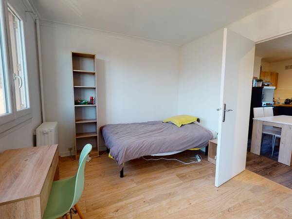 Colocation / Appartement 5 pièces de 66 m², Saint-Martin-d'Hères, Avenue Jules Vallès / Photo 2