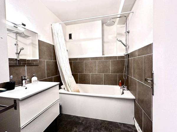 Colocation / Appartement 6 pièces de 110 m², Poitiers, Boulevard Anatole - France / Photo 8