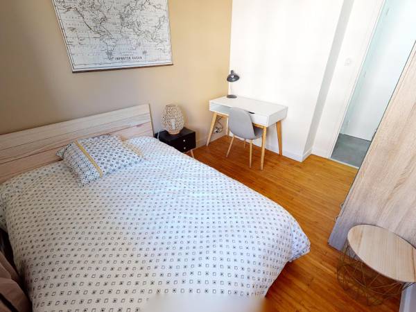 Colocation / Appartement 4 pièces de 66 m², Grenoble, Rue Mayen / Photo 2