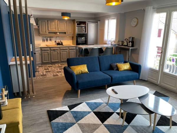 Colocation / Appartement 7 pièces de 130 m², Le Bourget, Rue Mireille / Photo 2