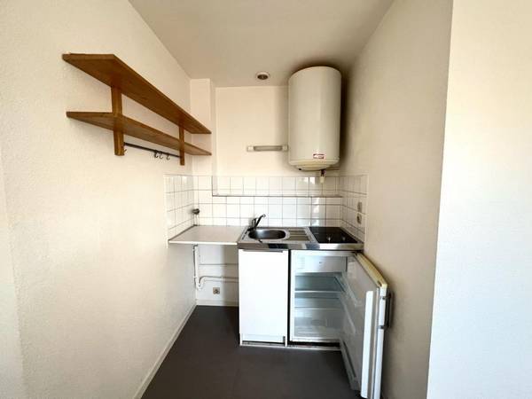 Location / Studio de 23 m², Roanne, 37 Rue Jean Jaures / Photo 2