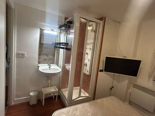 Sous-location / Appartement 5 pièces de 55 m², Paris, Rue Baron / Photo 2