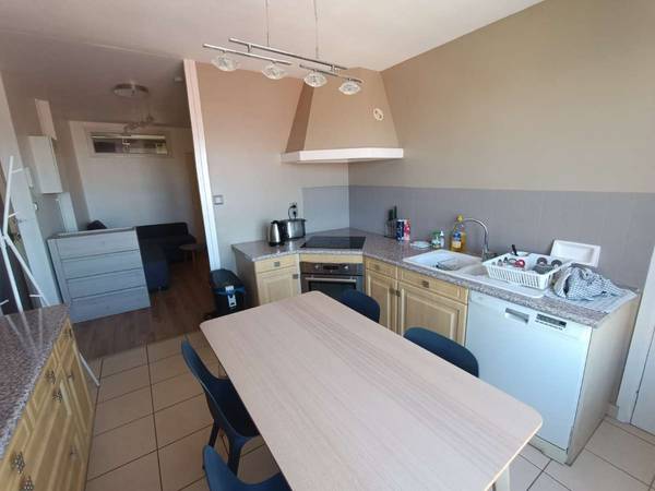 Colocation / Appartement 5 pièces de 81 m², Vénissieux, Rue Pierre Brossolette / Photo 2