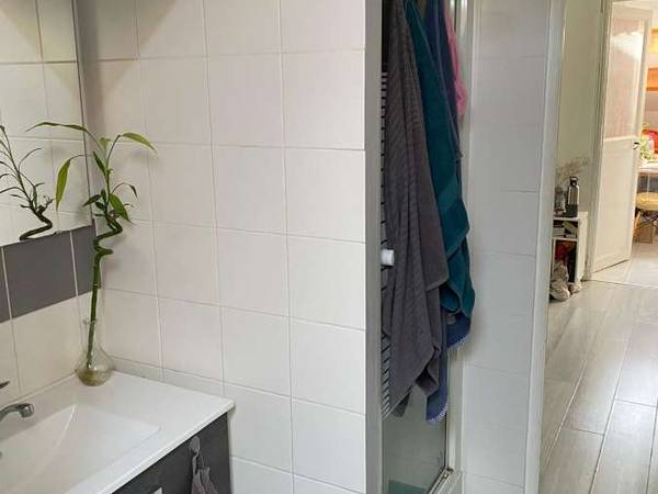 Colocation / Immeuble 2 pièces de 42 m², Marseille, Rue Jean de Bernardy / Photo 8