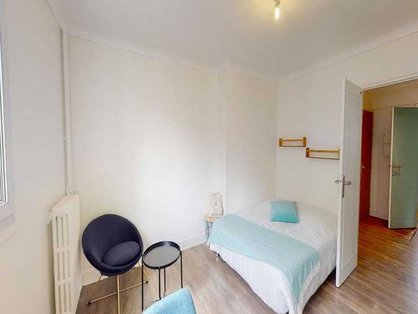 Colocation / Appartement 5 pièces de 110 m², Paris, Rue de Saussure / Photo 2