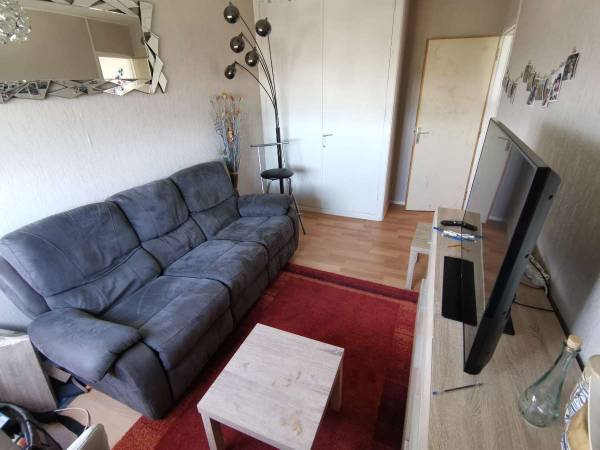 Colocation / Immeuble 5 pièces de 77 m², Laval, Rue du Pressoir Salé / Photo 3
