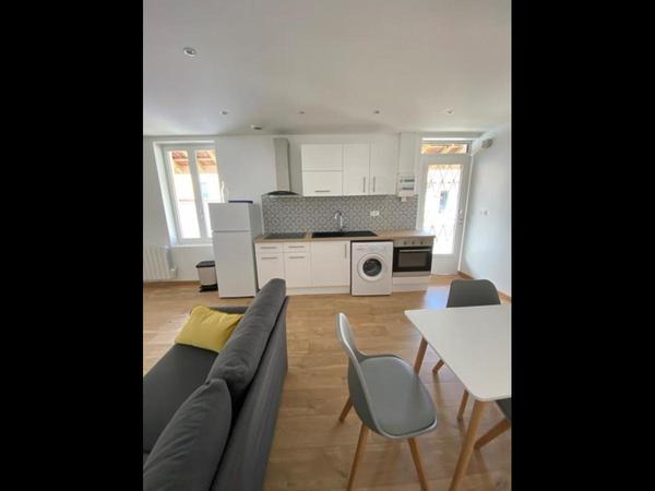 Location / Appartement 2 pièces de 44 m², Roanne / Photo 2