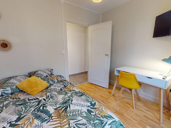 Colocation / Appartement 5 pièces de 84 m², Clermont-Ferrand, Boulevard Lafayette / Photo 2