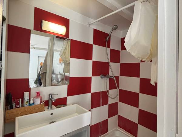 Sous-location / Studio de 13 m², Paris, Rue Saint Denis / Photo 3