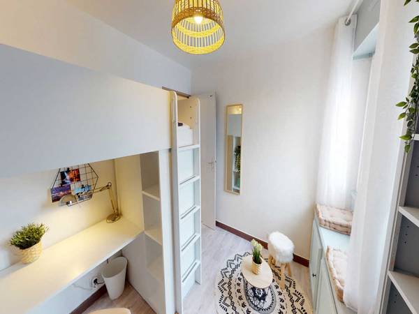 Colocation / Appartement 4 pièces de 80 m², Paris, Rue de la Santé / Photo 2