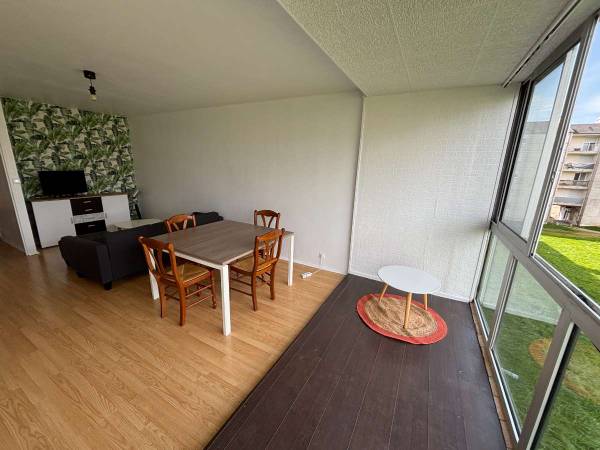Location / Appartement 3 pièces de 66 m², Rennes, Square des Hautes Chalais / Photo 2