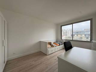 Room in a live-in landlord's home / 1 room apartment, Boulogne-Billancourt
