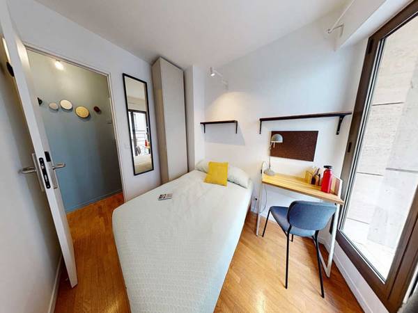 Colocation / Appartement 4 pièces de 80 m², Paris, Rue Eugène Oudiné / Photo 2
