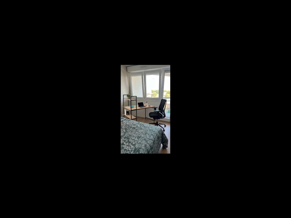 Appartement 5 pièces de 84 m² à Noisy-le-Grand | Colocation | 795€/mois photo 4