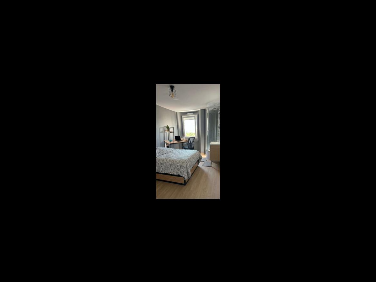 Appartement 5 pièces de 84 m² à Noisy-le-Grand | Colocation | 795€/mois photo 6