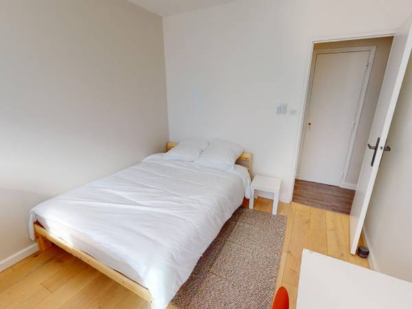 Colocation / Appartement 5 pièces de 85 m², Grenoble, Rue Massenet / Photo 2