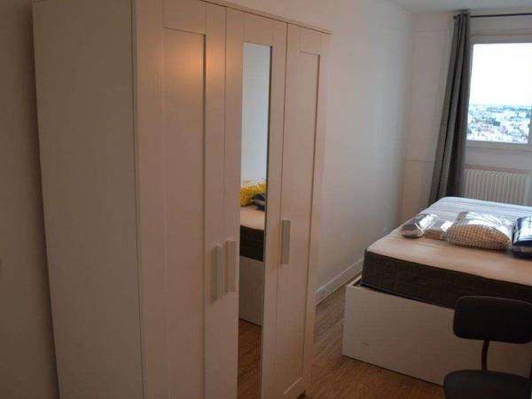 Colocation / Appartement 6 pièces de 83 m², Bagnolet, Rue de la Noue / Photo 7